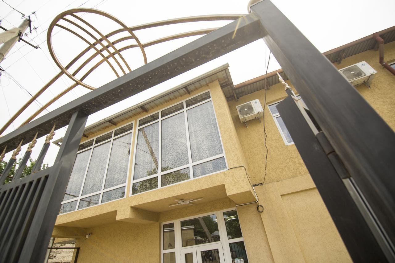 Hostel Esal Osh Ngoại thất bức ảnh