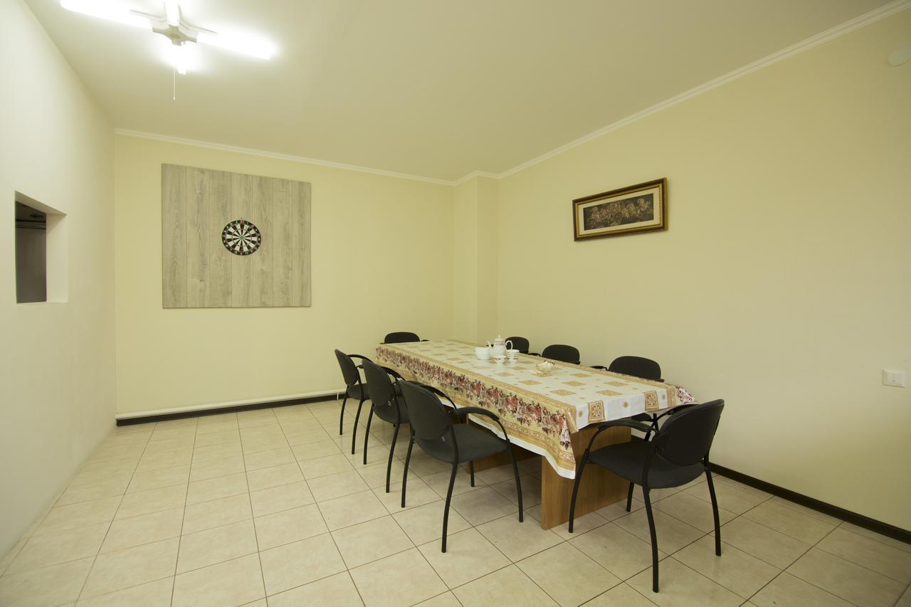 Hostel Esal Osh Ngoại thất bức ảnh