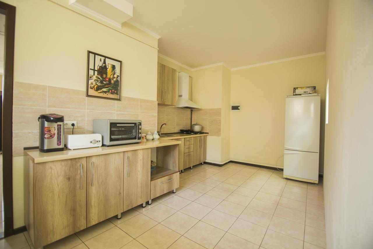 Hostel Esal Osh Ngoại thất bức ảnh